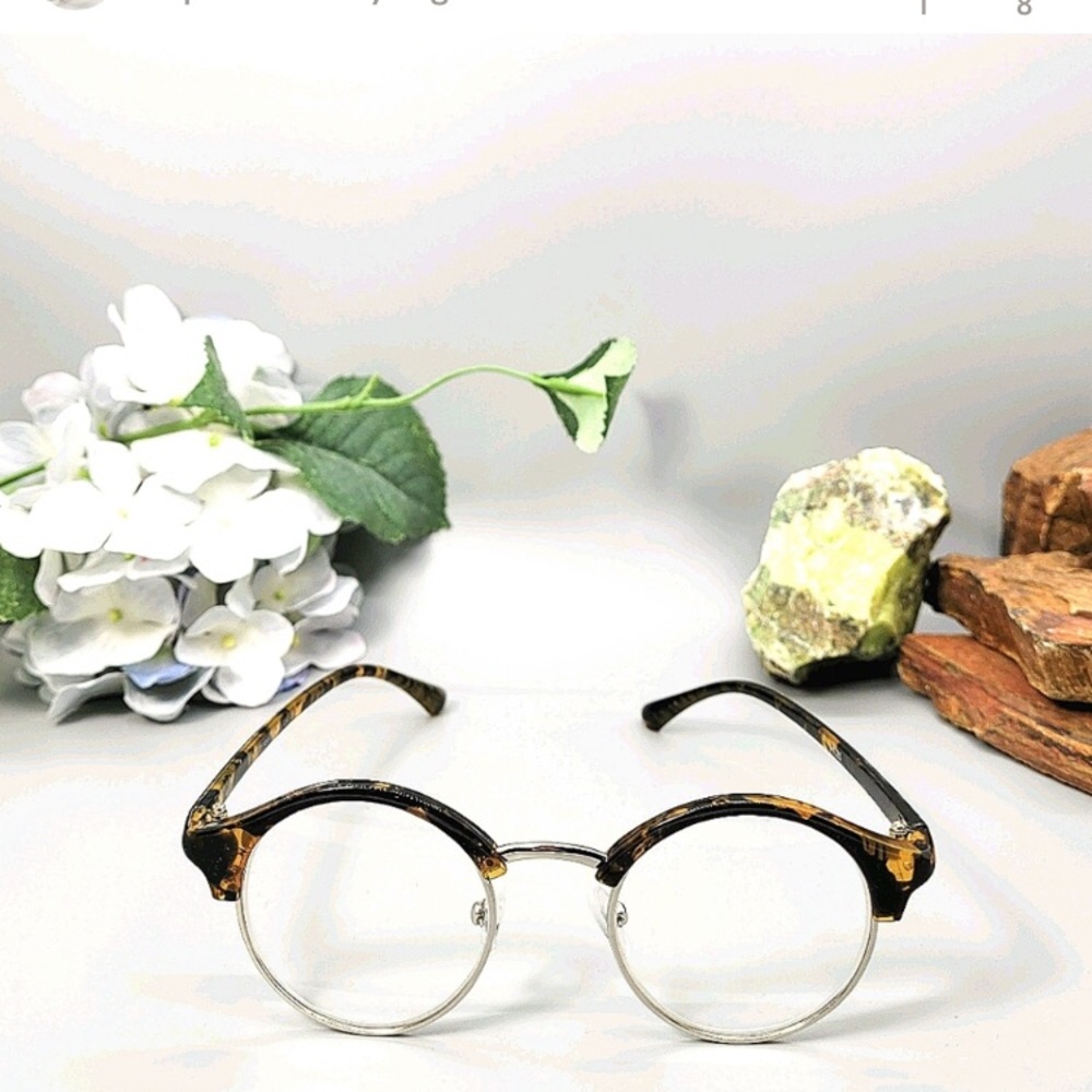 The "Teashade" Reader - image 1